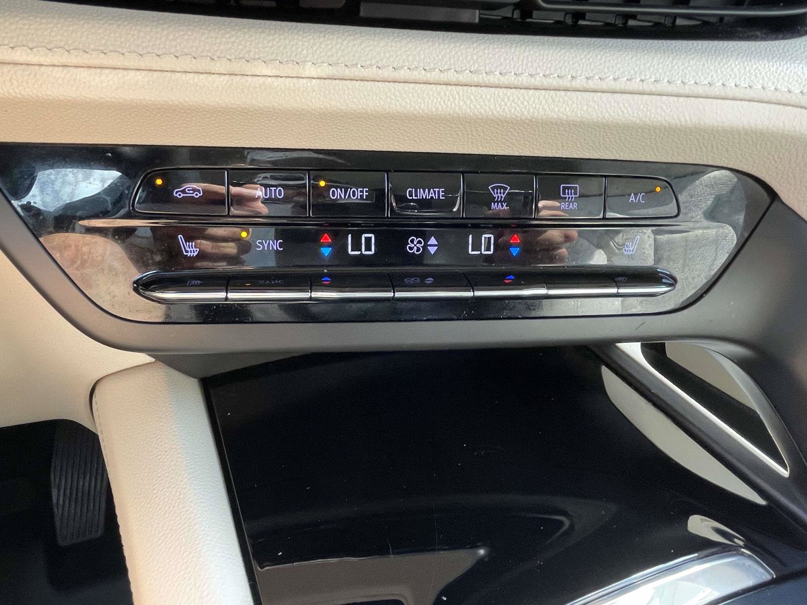 Used 2023 Buick Envision Preferred FWD image 17