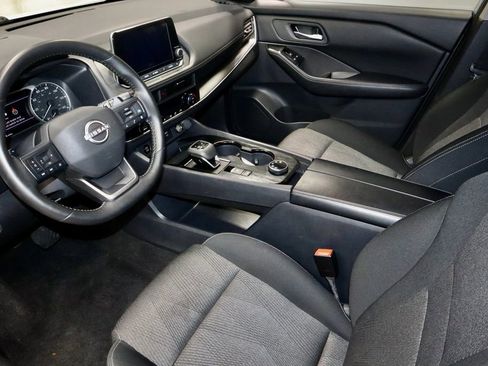 Certified 2025 Nissan Rogue SV image 22