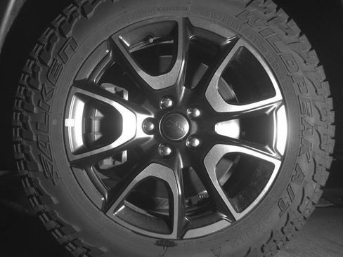 Used 2025 Jeep Compass Trailhawk image 11