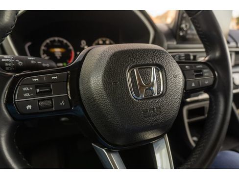 Used 2025 Honda Pilot Touring image 32