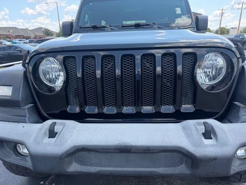 Used 2018 Jeep Wrangler Unlimited Sport S AWD/4WD image 5