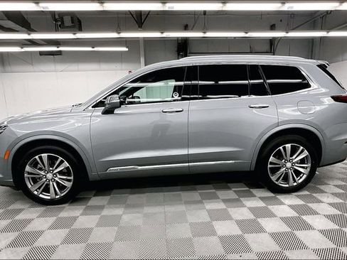 Used 2025 Cadillac XT6 Premium Luxury image 13