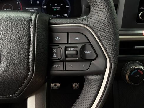 Used 2025 Toyota Tacoma TRD Sport image 32