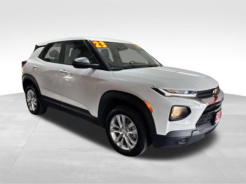 Used 2023 Chevrolet TrailBlazer LS AWD/4WD image 3