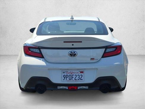 Used 2024 Toyota GR86 Premium RWD image 9