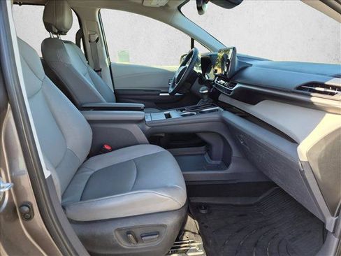 Certified 2023 Toyota Sienna XLE w/ XLE Plus Package FWD image 20