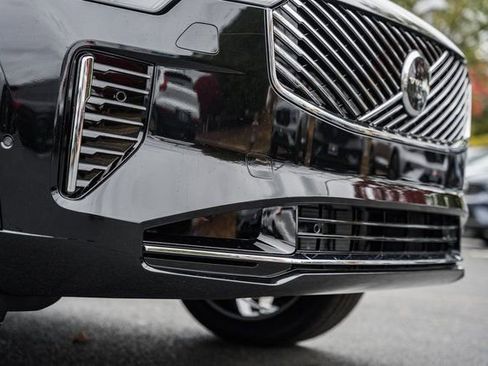 New 2026 Volvo XC90 B6 Plus w/ Protection Package Premier image 14