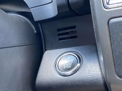 Used 2020 Ford Expedition XLT w/ Equipment Group 201A AWD/4WD image 23