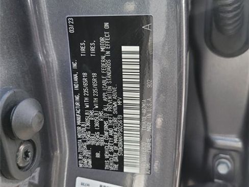 Used 2023 Toyota Highlander XLE image 27