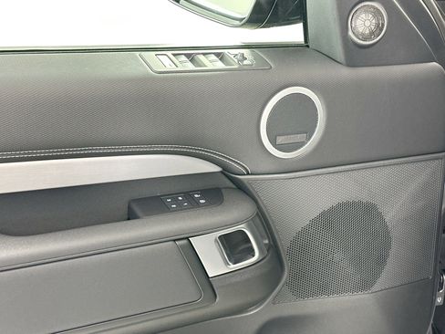 Used 2026 Land Rover Discovery Limited Edition image 15