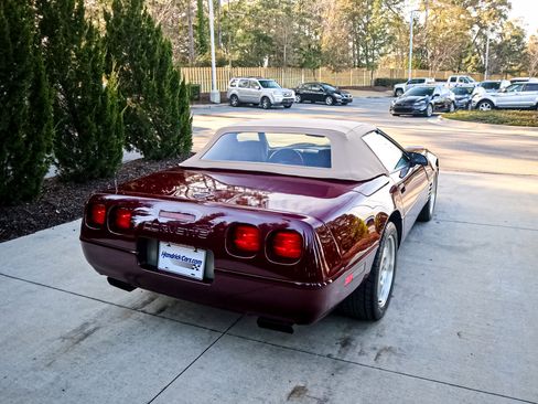 Used 1993 Chevrolet Corvette Convertible image 10