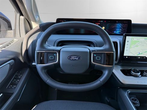 Used 2025 Ford Expedition Max Active image 12