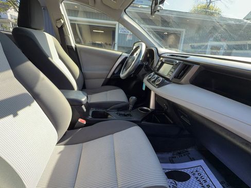 Used 2013 Toyota RAV4 LE AWD/4WD image 19