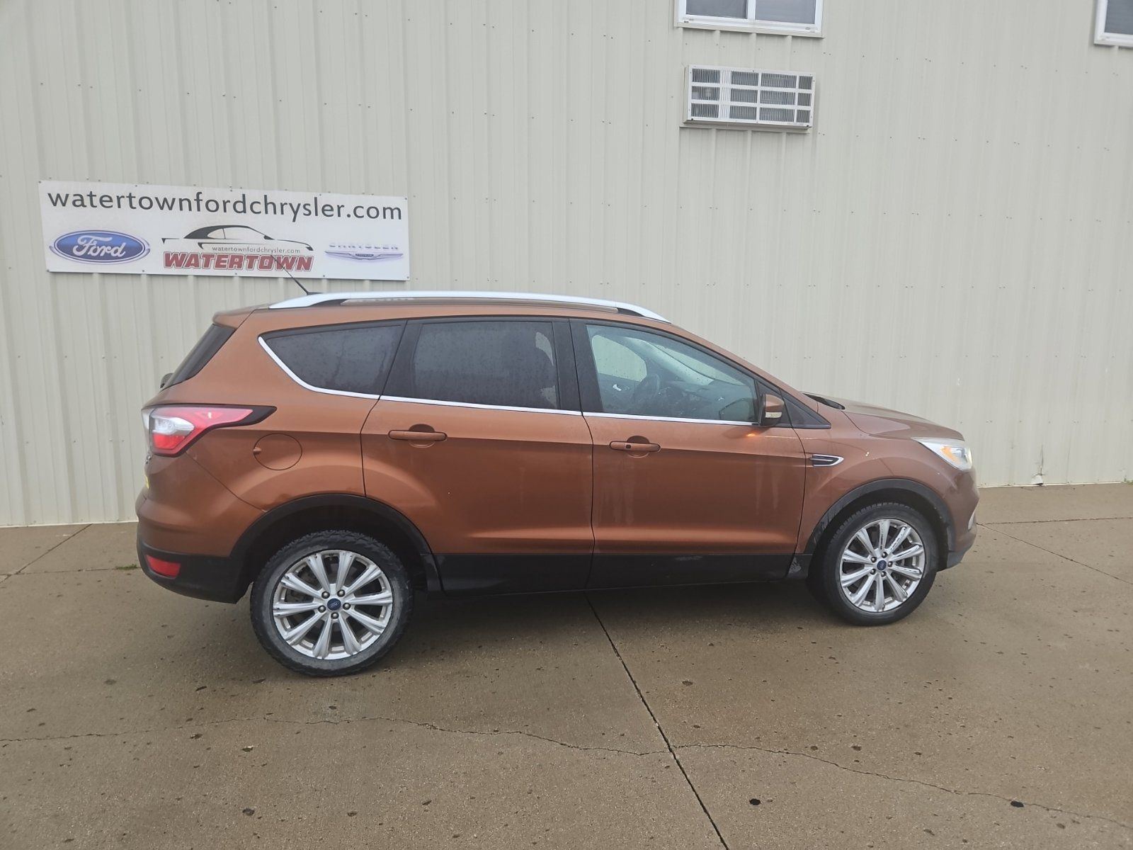 Used 2017 Ford Escape Titanium w/ Equipment Group 301A AWD/4WD image 1