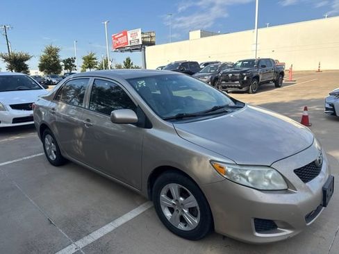 Used 2010 Toyota Corolla LE FWD image 2