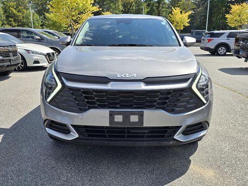 Used 2024 Kia Sportage LX image 8