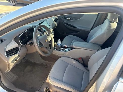 Used 2017 Chevrolet Malibu Hybrid w/ Driver Confidence Package FWD image 10