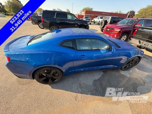 Used 2018 Chevrolet Camaro LT w/ RS Package RWD image 9