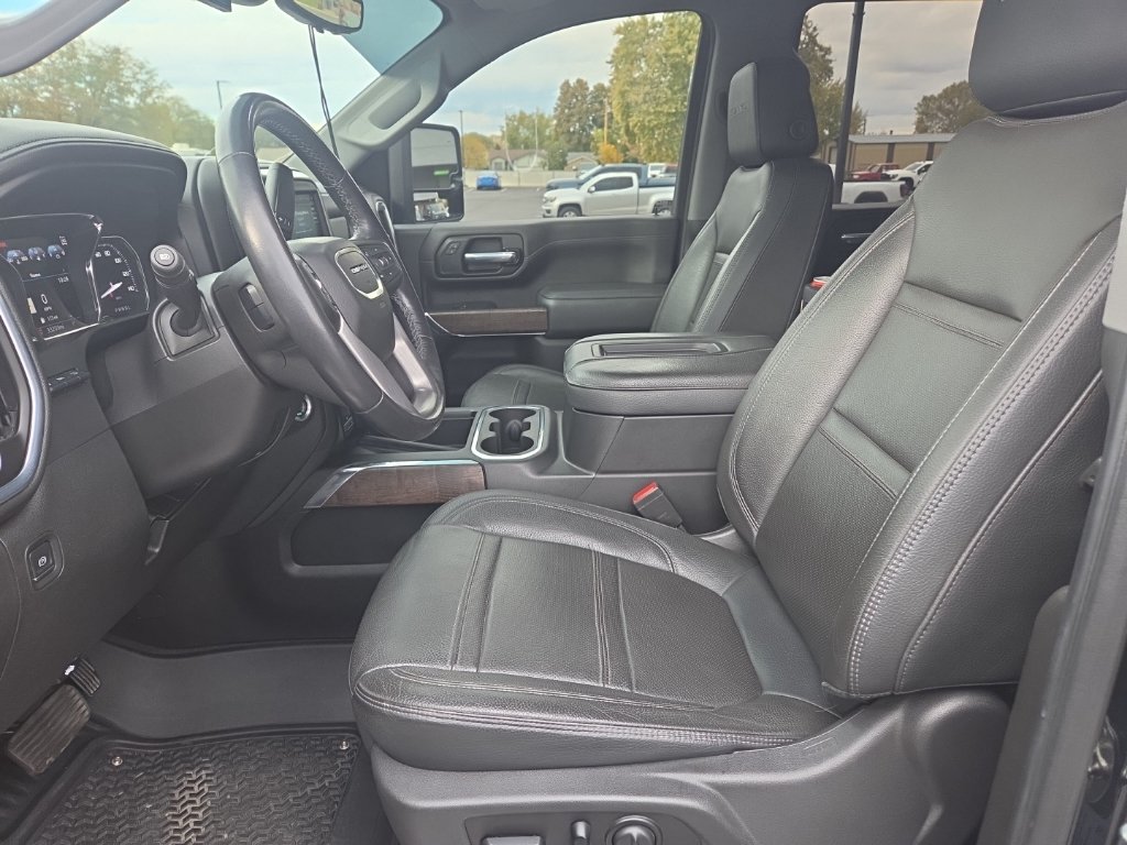 Used 2021 GMC Sierra 2500 Denali w/ Denali Black Diamond Edition AWD/4WD image 11