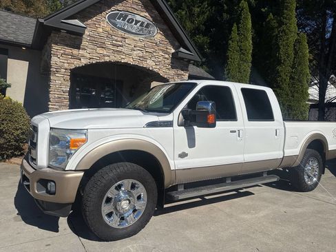 Used 2012 Ford F250 King Ranch w/ King Ranch w/Chrome Pkg image 2