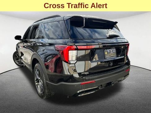 Certified 2025 Ford Explorer ST-Line w/ ST-Line Street Pack image 11