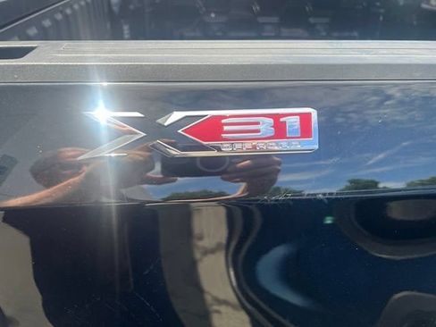 Used 2025 GMC Sierra 1500 Elevation w/ Preferred Package AWD/4WD image 4