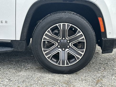 Used 2024 Jeep Wagoneer Series II image 9