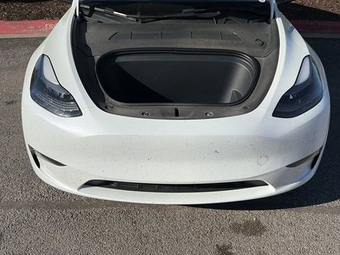 Used 2023 Tesla Model Y Performance AWD/4WD image 10