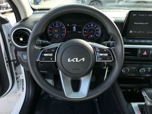 Used 2023 Kia Forte LXS w/ LXS Technology Package image 18