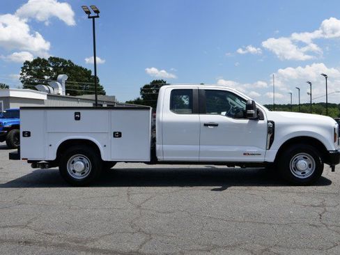 Used 2025 Ford F250 XL RWD image 9