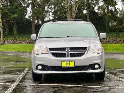 Used 2016 Dodge Grand Caravan SXT FWD image 8