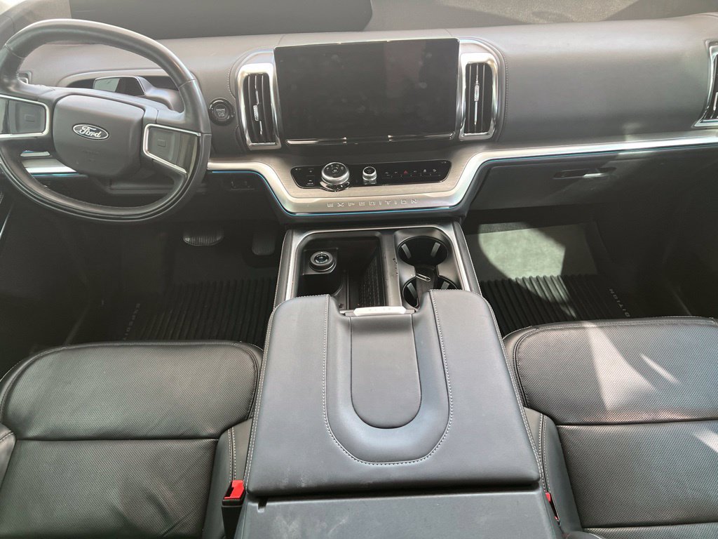 Used 2025 Ford Expedition Max Platinum AWD/4WD image 9
