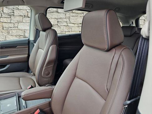 New 2026 Honda Odyssey Touring image 14