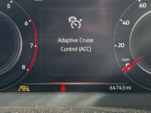 Used 2022 Volkswagen Tiguan SEL R-Line image 5