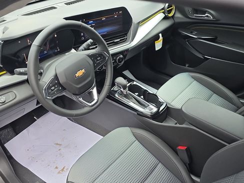 New 2025 Chevrolet Trax LT w/ Driver Confidence Package image 11