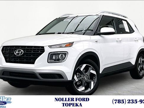 Used 2024 Hyundai Venue Limited FWD image 1