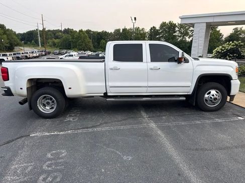 Used 2016 GMC Sierra 3500 Denali w/ Duramax Plus Package AWD/4WD image 4