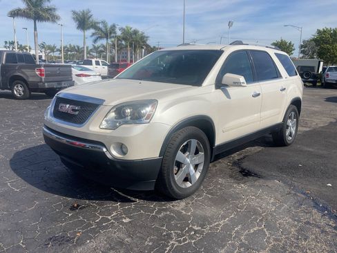 Used 2011 GMC Acadia SLT FWD image 2