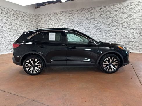 Used 2020 Ford Escape SEL image 8