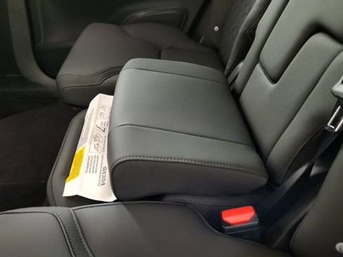 New 2026 Volvo XC90 B6 Plus w/ Protection Package AWD/4WD image 29