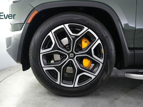 Used 2023 Rivian R1S Adventure AWD/4WD image 9