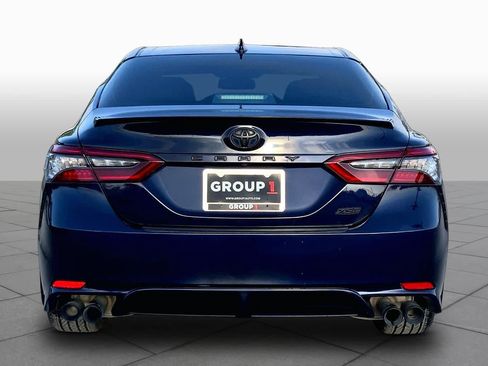 Used 2022 Toyota Camry XSE FWD image 5