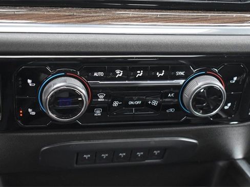 Used 2024 Chevrolet Silverado 2500 LT w/ Z71 Sport Edition image 29