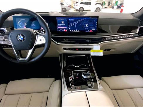 New 2026 BMW X7 xDrive40i w/ Executive Package image 5