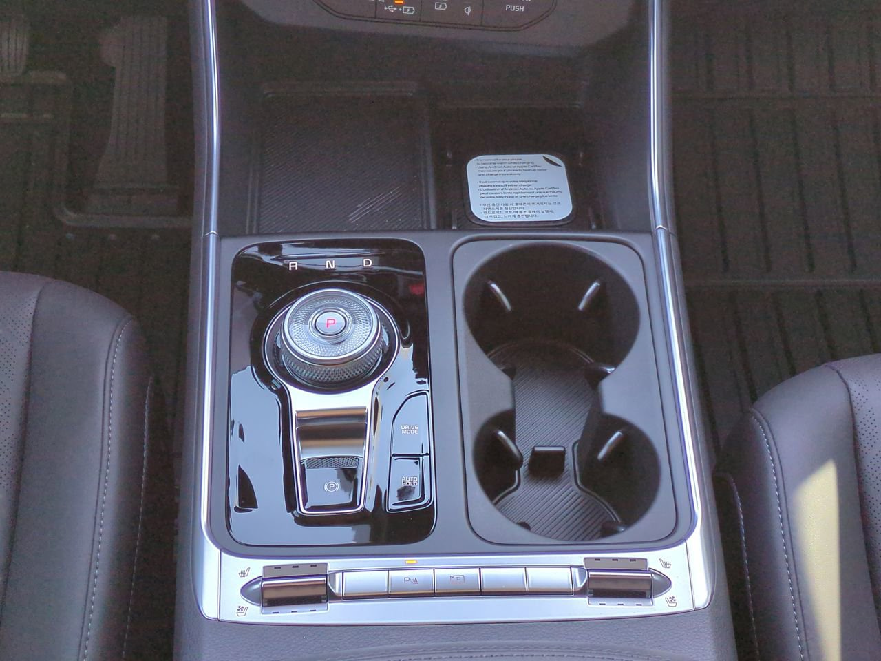 New 2026 Kia Carnival SX w/ SX Dark Edition Package FWD image 19