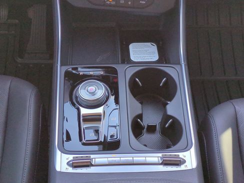 New 2026 Kia Carnival SX w/ SX Dark Edition Package FWD image 19