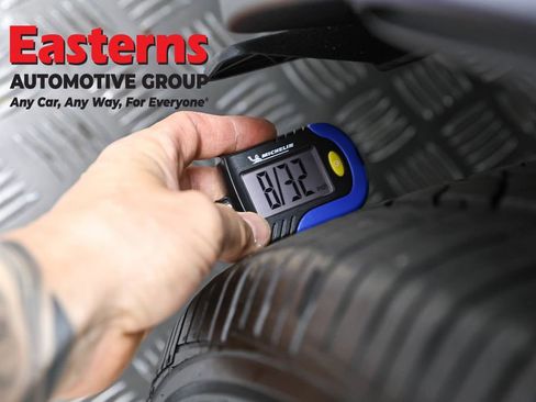 Used 2021 Ford Edge SEL AWD/4WD image 25