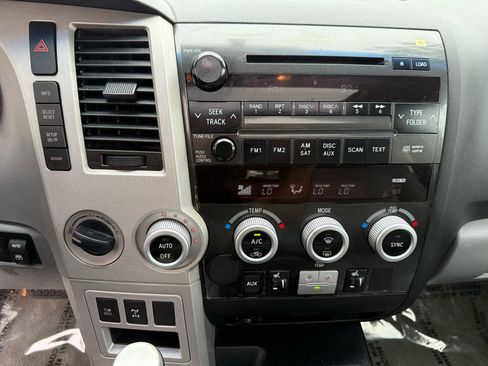 Used 2008 Toyota Sequoia Limited AWD/4WD image 36