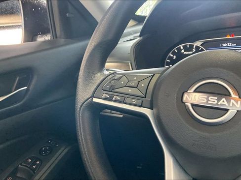 Used 2025 Nissan Altima 2.5 SV FWD image 8