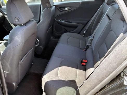 Used 2016 Chevrolet Malibu LT FWD image 11